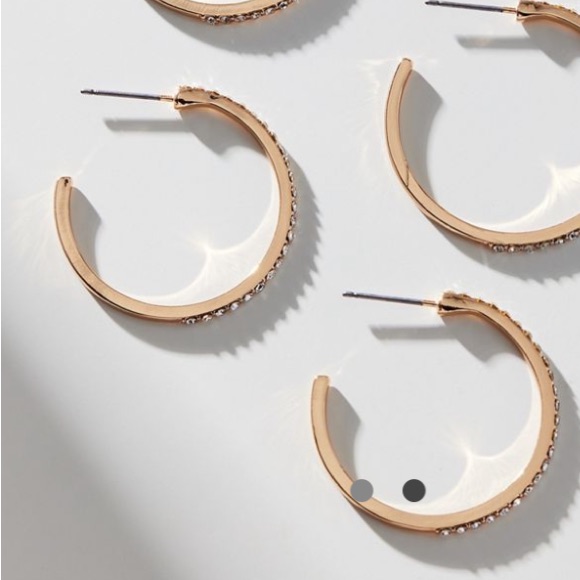 Urban Outfitters Rhinestone Elegant Gold Hoop Earrings 9$